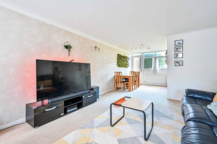 2 Bedroom Maisonette To Rent In Moorholme, Woking, GU22