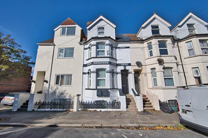 2 Bedroom Flat For Sale In Broadmead Road, Folkestone, Kent, CT19