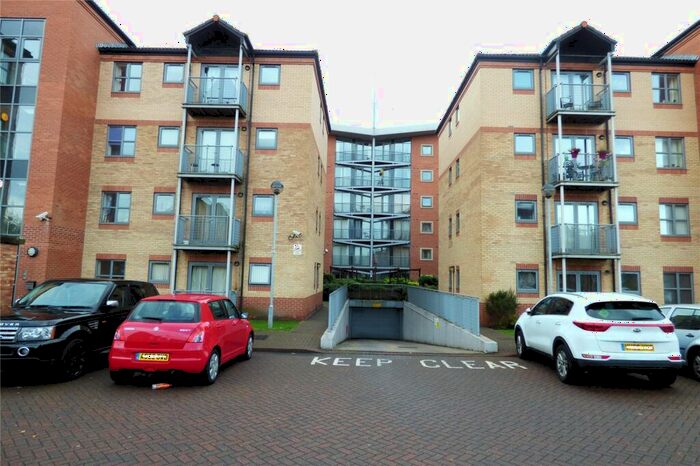 3 Bedroom Apartment To Rent In Kentmere Drive, Doncaster, Lakeside, DN4