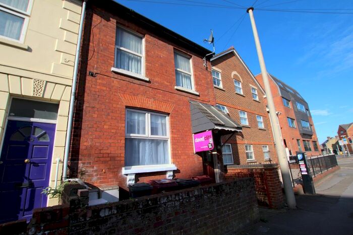 1 Bedroom Flat To Rent In Stanshawe Road, Reading, RG1