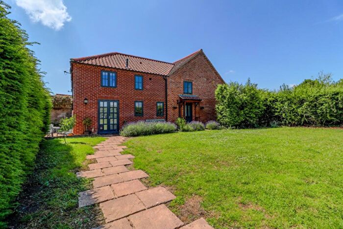 3 Bedroom Semi Detached House For Sale In Fludges Lane, Brisley, NR20