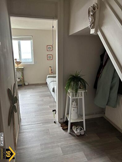 3 Bedroom Maisonette For Sale In Heol Llewelyn, Barmouth, Gwynedd, LL42