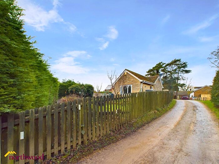 3 Bedroom Detached Bungalow For Sale In London End, Upper Boddington, Daventry, NN11