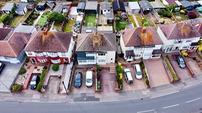 3 Bedroom Semi Detached House For Sale In Pump Lane, Rainham, ME8