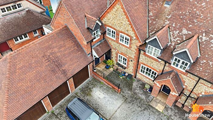 2 Bedroom Flat For Sale In Fullers Hill, Chesham, HP5