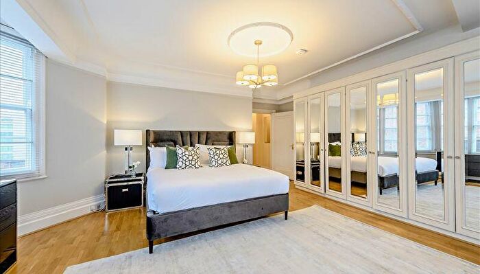 4 Bedroom Flat To Rent In Strathmore Court, Park Road, London, NW8
