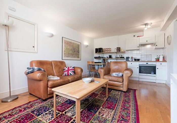 2 Bedroom Apartment To Rent In Kentish Town Road, Kentish Town, Camden, London, NW5