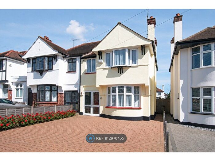 3 Bedroom Semi-Detached House To Rent In Rutland Avenue, Southend-On-Sea, SS1