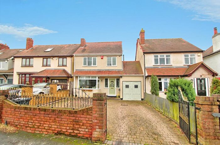 3 Bedroom Detached House For Sale In Amblecote Road, Brierley Hill, DY5