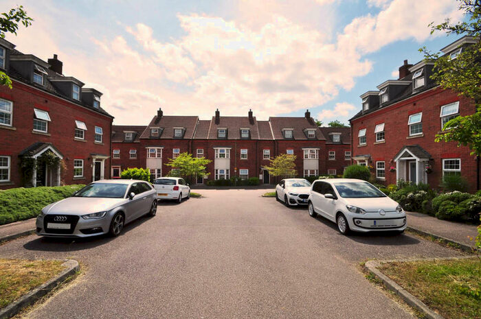 1 Bedroom Apartment To Rent In Sefton Court, Welwyn Garden City, AL8