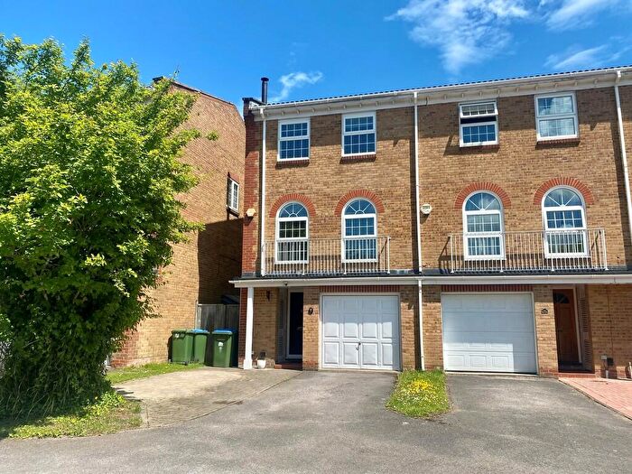 4 Bedroom End Of Terrace House To Rent In Court Royal Mews, Southampton, SO15