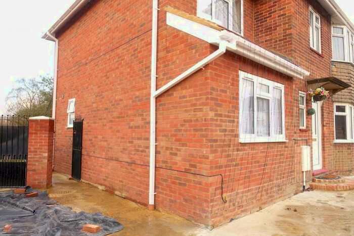 Studio To Rent In Oakwood Drive, Bletchley, Milton Keynes, MK2