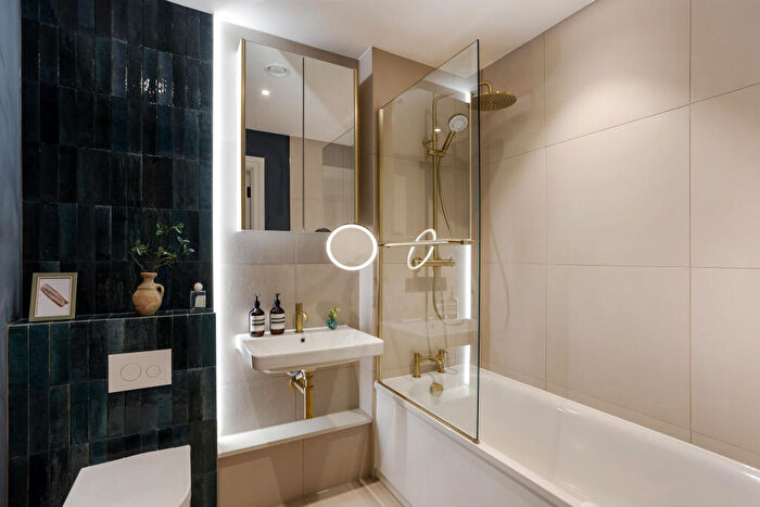 2 Bedroom Apartment For Sale In The Clay Yard, West Hampstead, NW6