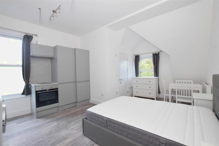 Studio To Rent In Cedar Road, Sutton, SM2