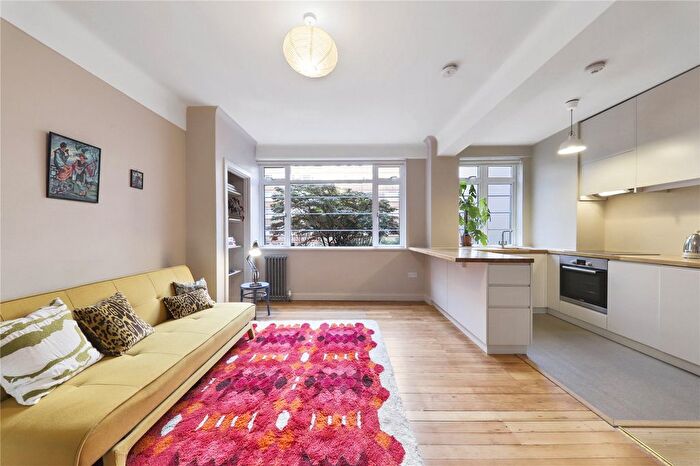 Studio To Rent In Du Cane Court, Balham High Road, SW17