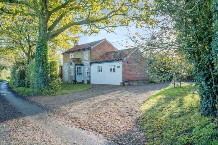 2 Bedroom Character Property For Sale In Back Road, East Ruston, Norwich, NR12