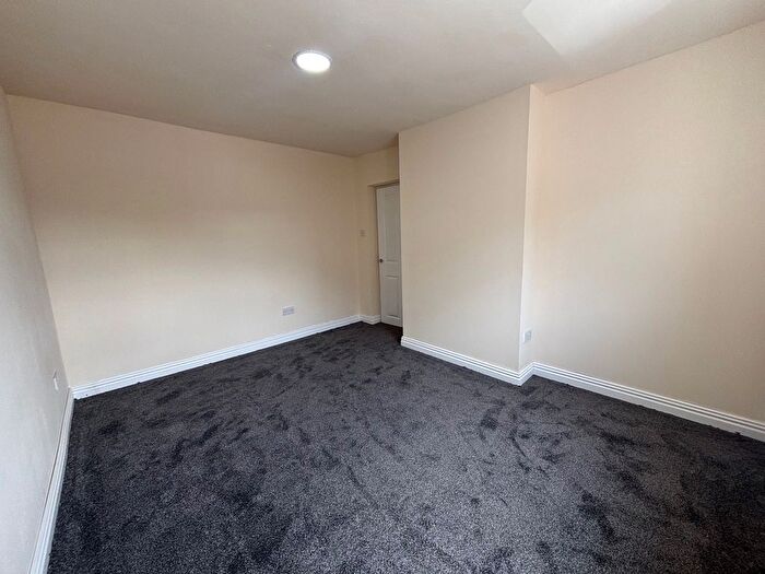 1 Bedroom Flat To Rent In Chatsworth Road, Chesterfield, S40