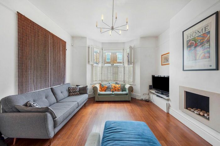 4 Bedroom Property To Rent In Sudbourne Road, London, SW2