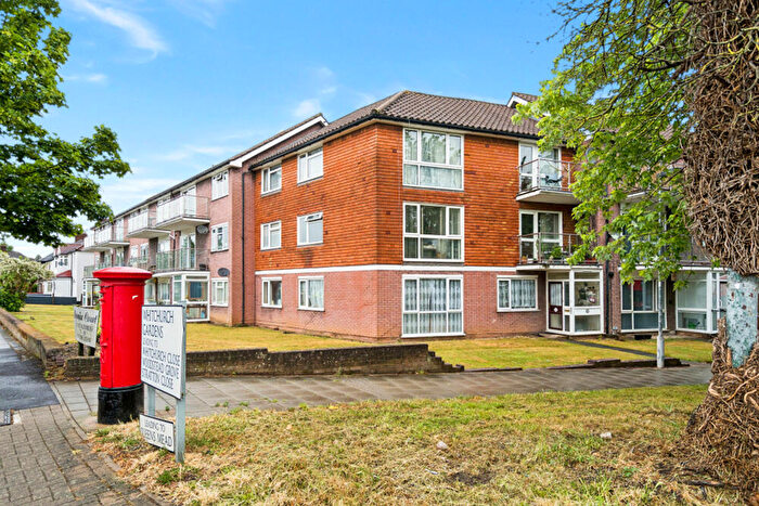 2 Bedroom Flat For Sale In Whitchurch Lane, Edgware, HA8