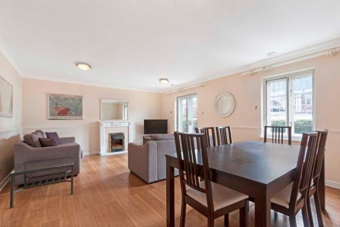 2 Bedroom Flat To Rent In Manston House, Russell Road, London, W14