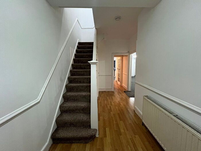 3 Bedroom Terraced House To Rent In Morrab Gardens, Ilford, Essex, IG3