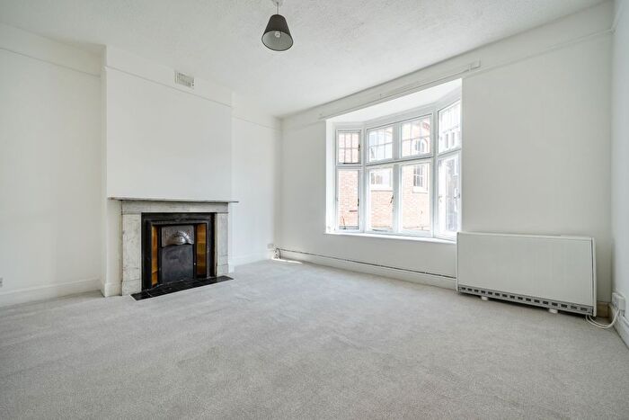 1 Bedroom Flat To Rent In High Street, Reigate, RH2