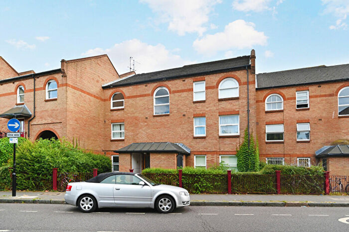 1 Bedroom Apartment For Sale In Victoria Park Road, Hackney, E9