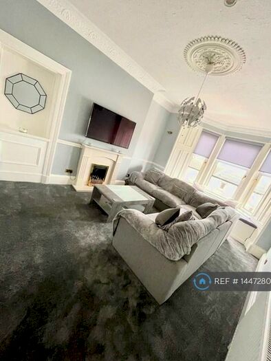 2 Bedroom Flat To Rent In St. Johns Road, Gourock, PA19