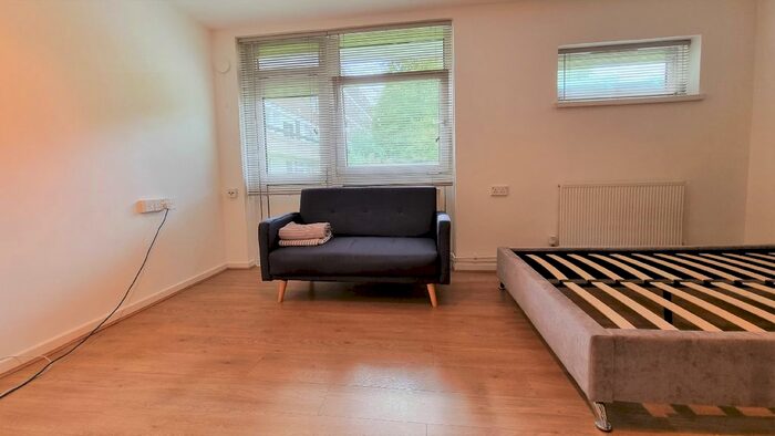 Studio To Rent In Baroness Road, London, Shoreditch, E2