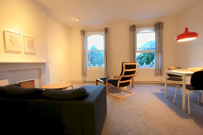 1 Bedroom Flat To Rent In Clapham Common South Side, Clapham Common, SW4