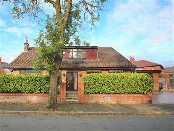 Houses for sale & to rent in M40 2RX, Finsbury Avenue, Miles Platting