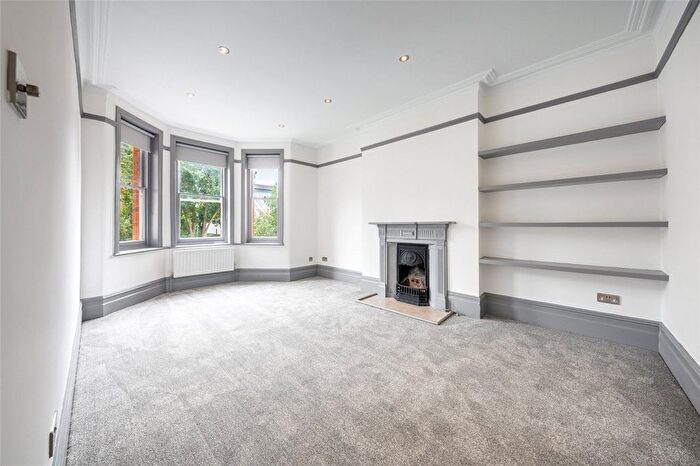 3 Bedroom Flat To Rent In Delaware Mansions, Delaware Road, Maida Vale, London, W9