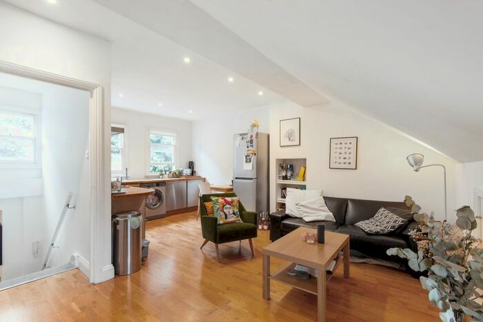 1 Bedroom Flat To Rent In Helix Road, London, SW2