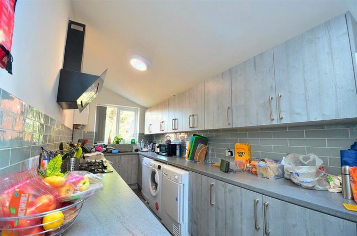 7 Bedroom Terraced House To Rent In / Academic Year Spacious Double Bedroom Student House, Selly Oak, Birmingham, Free Ultrafast M Broadband, B29