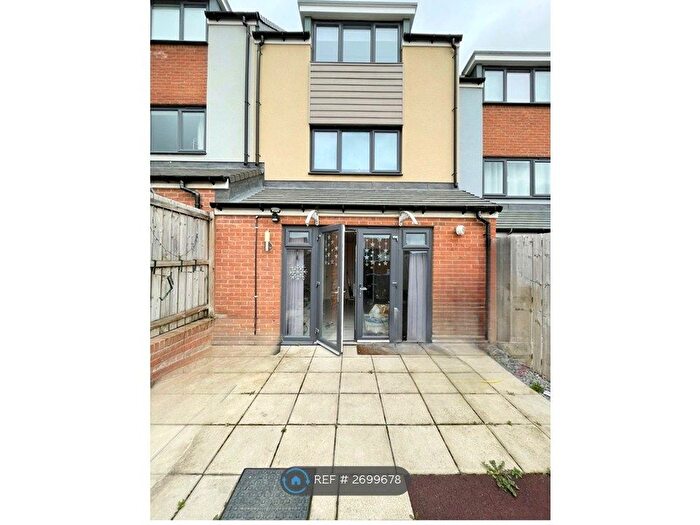4 Bedroom Terraced House To Rent In Featherwood Avenue, Newcastle Upon Tyne, NE15