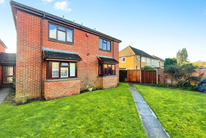 1 Bedroom Maisonette For Sale In South Road, Ash Vale, Surrey, GU12