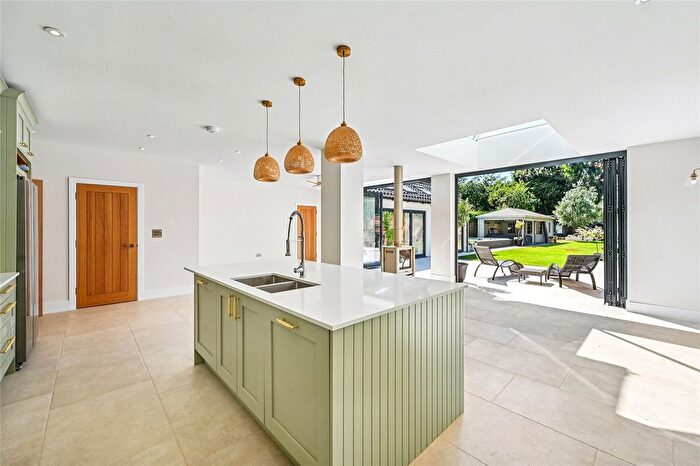 5 Bedroom Semi-Detached House To Rent In Chatsworth Road, London, W4