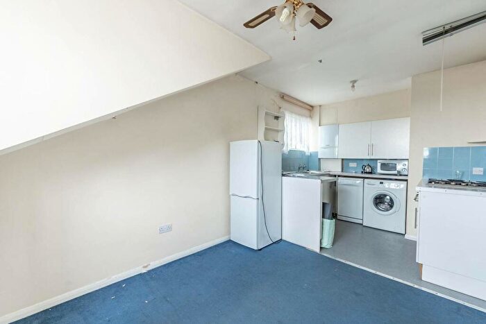 1 Bedroom Flat For Sale In Pinner Road, West Harrow, Harrow, HA1