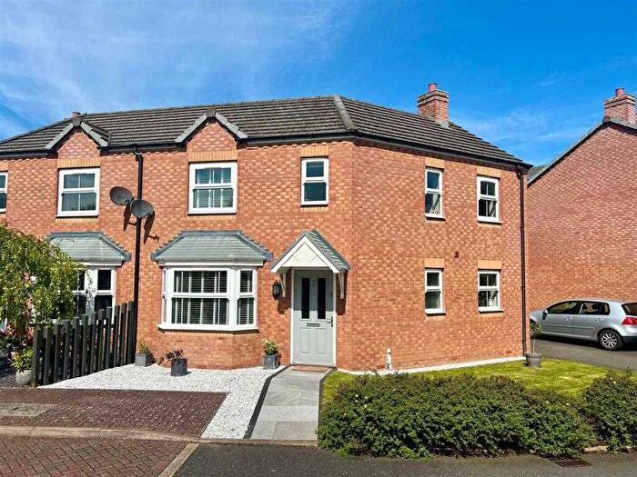 3 Bedroom Semi-Detached House To Rent In Griffins Lane, Dickens Heath, Shirley, Solihull, B90