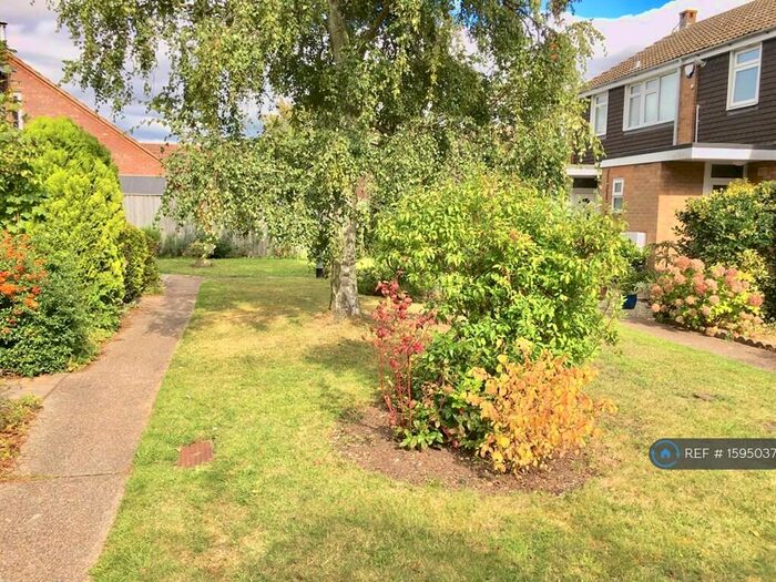 3 Bedroom Terraced House To Rent In Birch Close, Cambridge, CB4