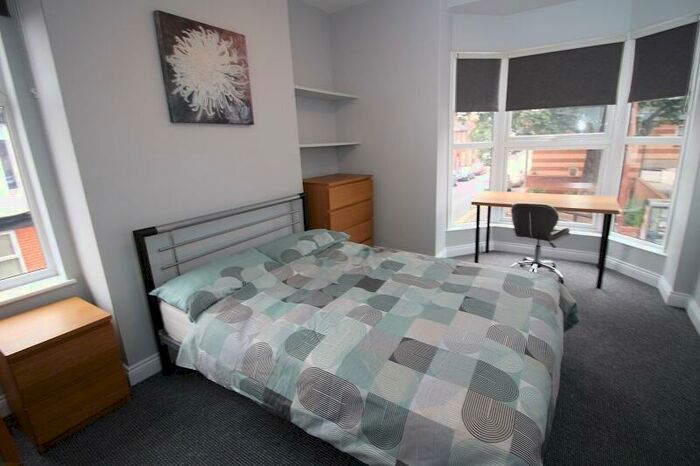 6 Bedroom House To Rent In / Bed Student House Kirkby Street, Lincoln, Lincolnshire, LN5