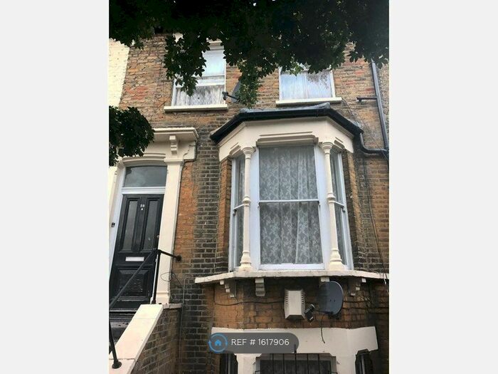3 Bedroom Maisonette To Rent In Abersham Road, London, E8