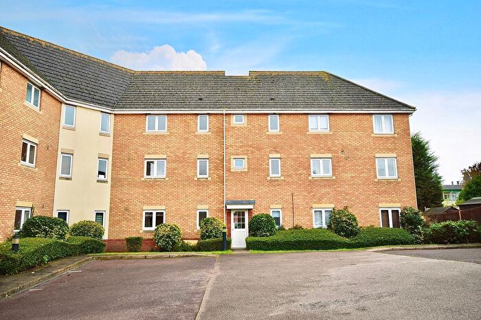 2 Bedroom Flat For Sale In Clay Furlong, Leighton Buzzard, LU7