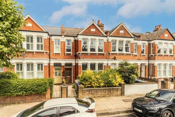 2 Bedroom Flat To Rent In Cedar Road, Cricklewood, NW2