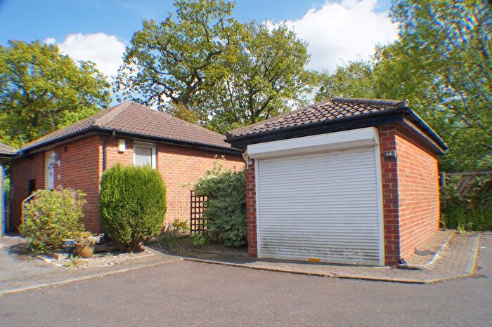 1 Bedroom Bungalow To Rent In Duchywood, Bradford, BD9