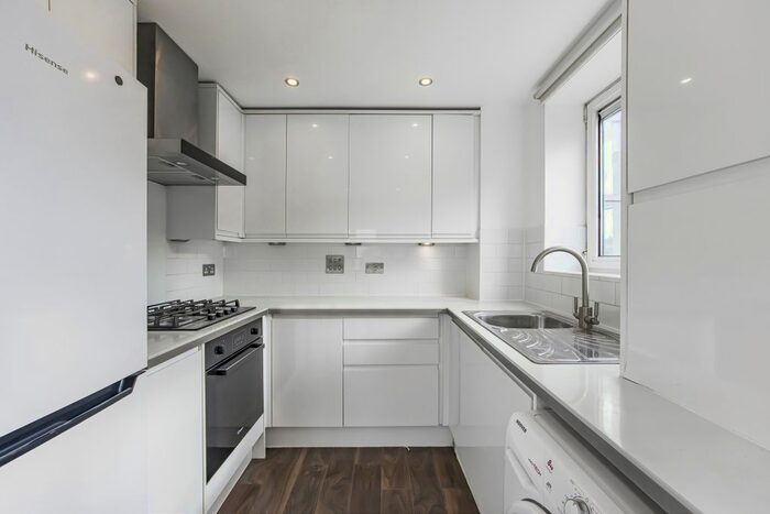 1 Bedroom Flat To Rent In Erebus Drive, Thamesmead, SE28