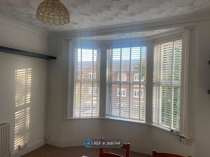 1 Bedroom Flat To Rent In Princes Crescent, Brighton, BN2