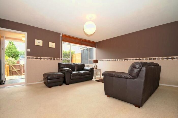 3 Bedroom Terraced House To Rent In Barnet, EN5