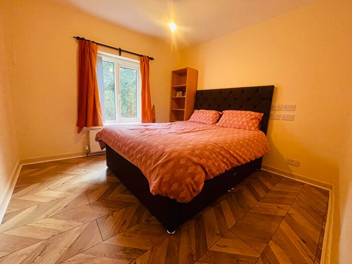 2 Bedroom Cottage To Rent In Parkside Grove, Heaton, Bradford, BD9