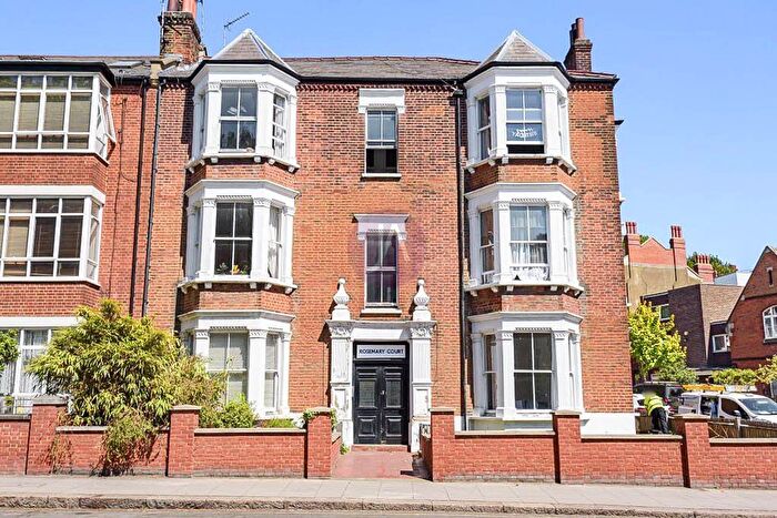 3 Bedroom Flat To Rent In Rosemary Court, West Hampstead, London, NW6